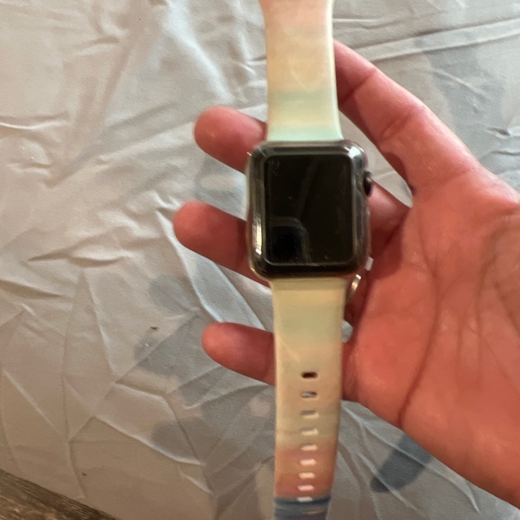 Apple Watch series 3 - Picture 1 of 2